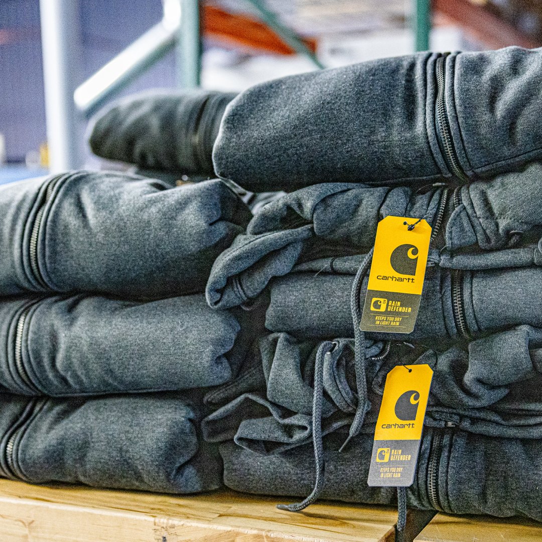 FullyPromotedSC's tweet image. In building and contracting, your brand reflects your work&apos;s quality. We offer ANSI safety products and durable workwear, all branded for you.

Start with us: fullypromoted.com/contact/

#FullyPromoted #BuildingIndustryBranding #SafetyFirst #CustomWorkwear