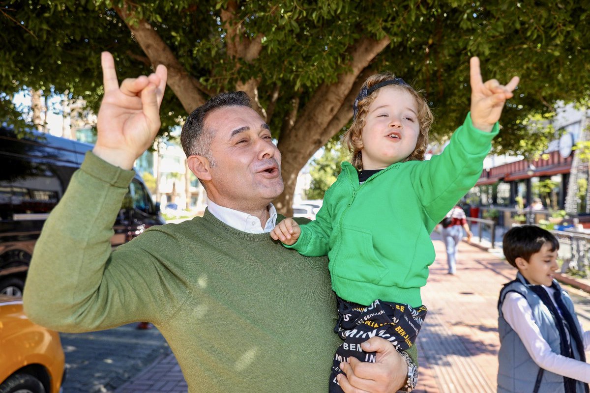 Alanya Belediye Başkanı ve Cumhur İttifakı Alanya Belediye Başkan Adayı Adem Murat Yücel, 7’den 77’ye tüm vatandaşlar tarafından ilgi ve sevgiyle karşılandı. <a href="/AdemMuratYucel/">Adem Murat YÜCEL</a> 
HABERİ OKU: havadis.web.tr/2024/02/25/yuc…