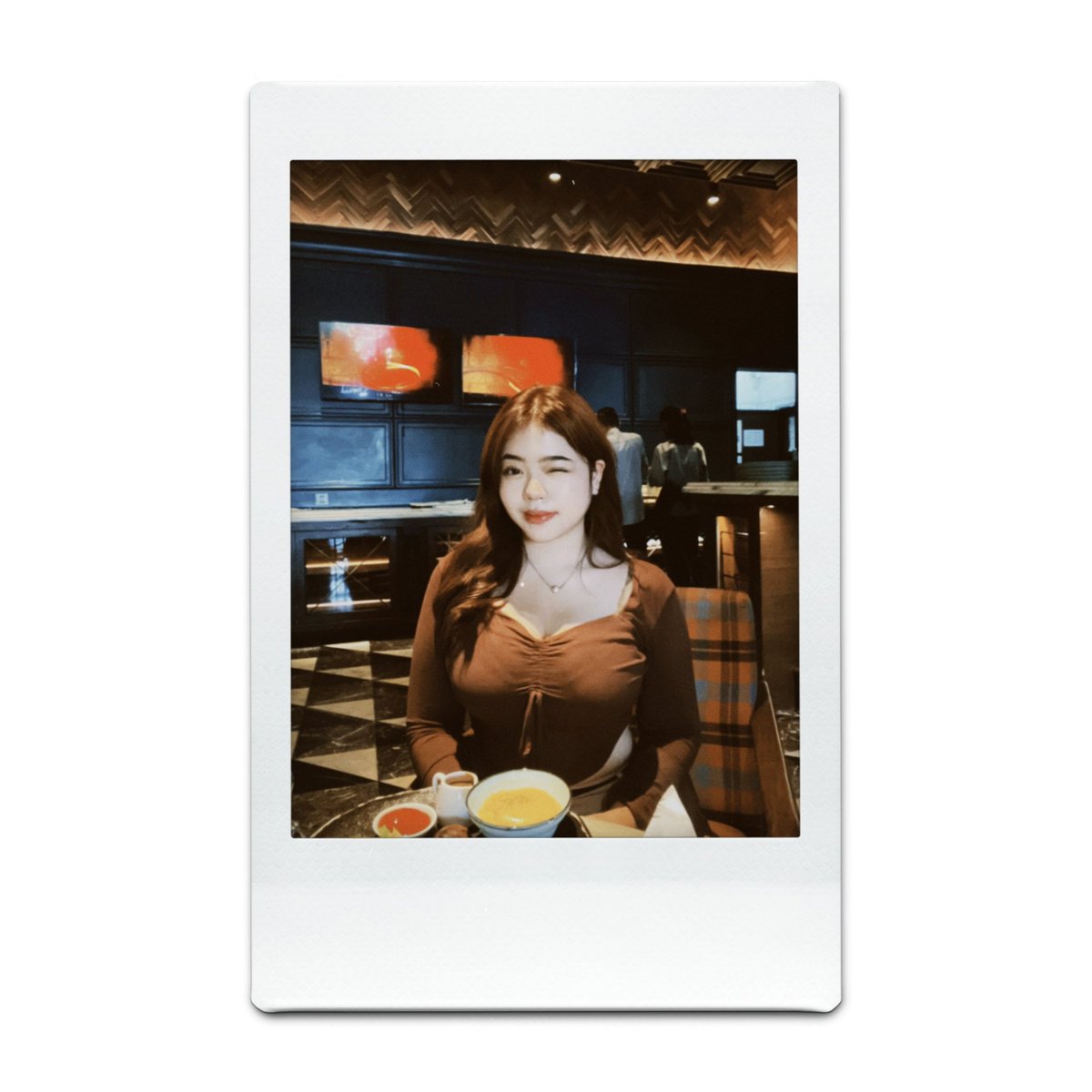 revalina. tweet media