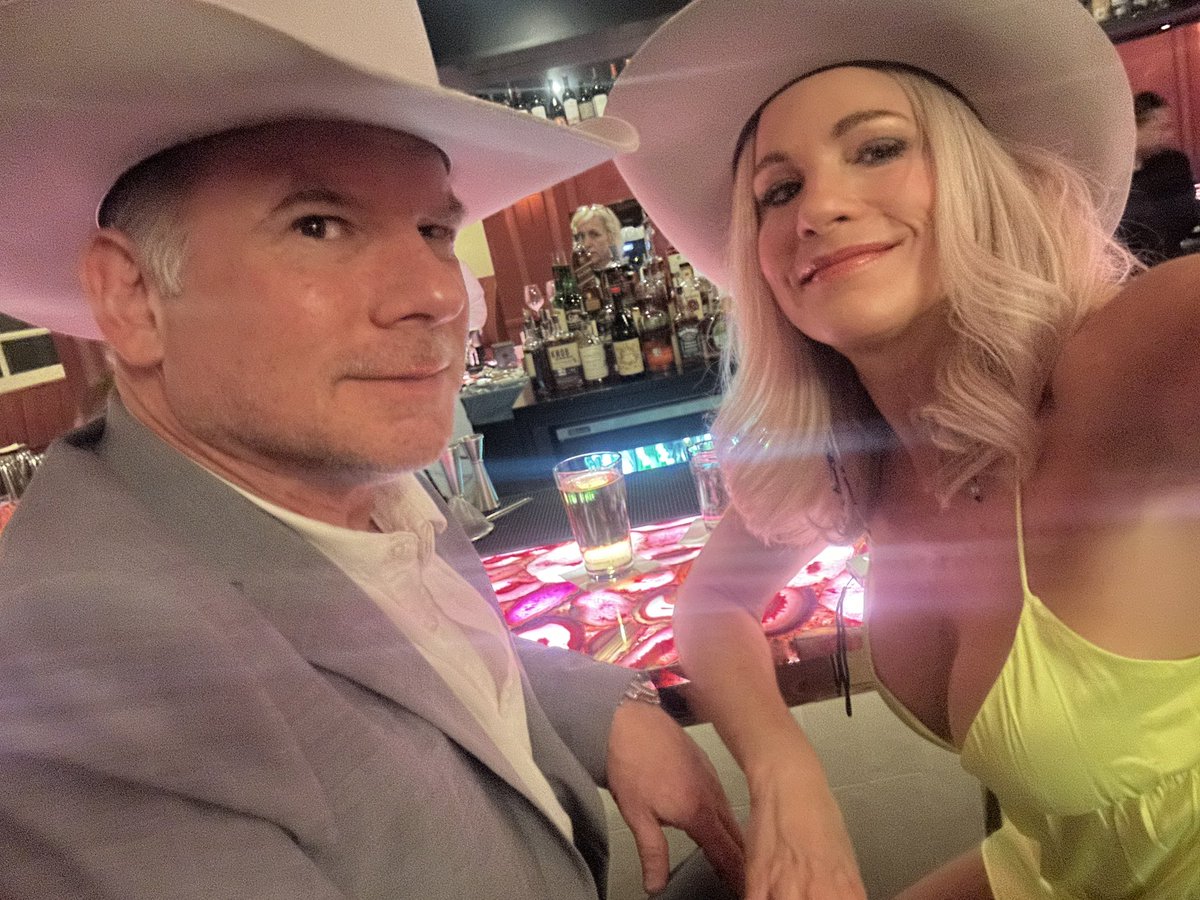 AngelaBoxShow's tweet image. What an amazing weekend with FD … thank you God!!!! ❤️❤️❤️

#berachah #2a #postscript #se7en #loml #truelove #bestfriends #Godisamazing #virtuvian #divinecoordination @postscripthtx @se7enhtx