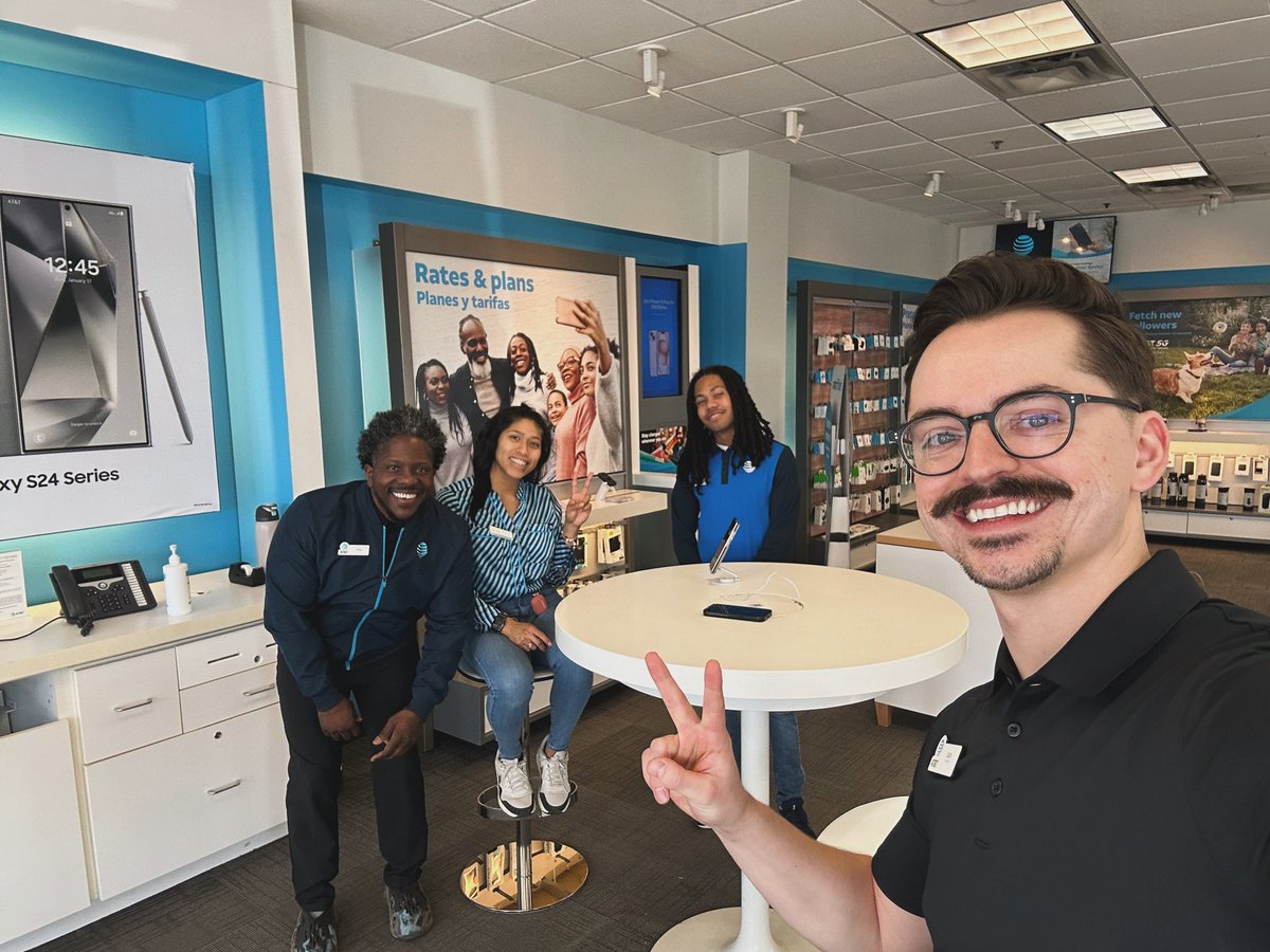 Gurnee is ready to have a great Sunday!
<a href="/TPhallen/">Phallen Thompson</a> <a href="/shawnglinski/">Shawn Glinski</a>