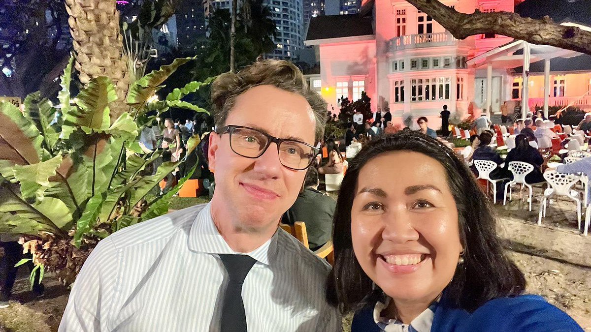 Joris_Timmerman's tweet photo. “Cultural diplomacy might well be the most pleasant form of diplomacy.”, said ambassador @RvanWijngaarden during his welcome speech at an event at the Embassy of the Netherlands in Bangkok.
I had the pleasure of attending 2 cultural events during the 2 weeks I worked there. https://t.co/9AokFoK8GG