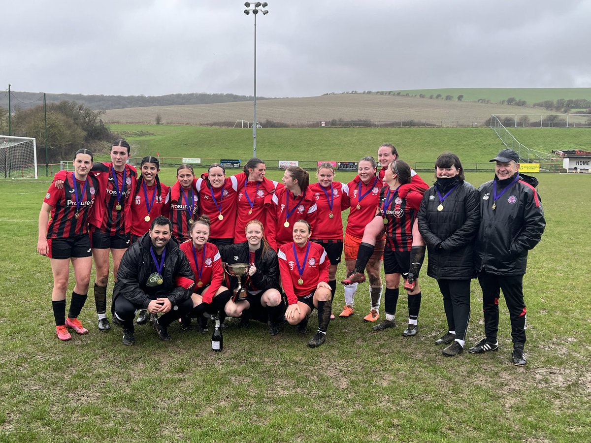 SaltdeanWomenFC's tweet photo. In horrendous conditions, the DS continued their winning form with a hard fought 3-2 win over Pagham Ladies! 

The Tigers also received their league trophy at the end of the game, thank you to @scwgfl for coming down!

CHAMPIONS 🐯🔥🏆 https://t.co/QHLnhLMSnm