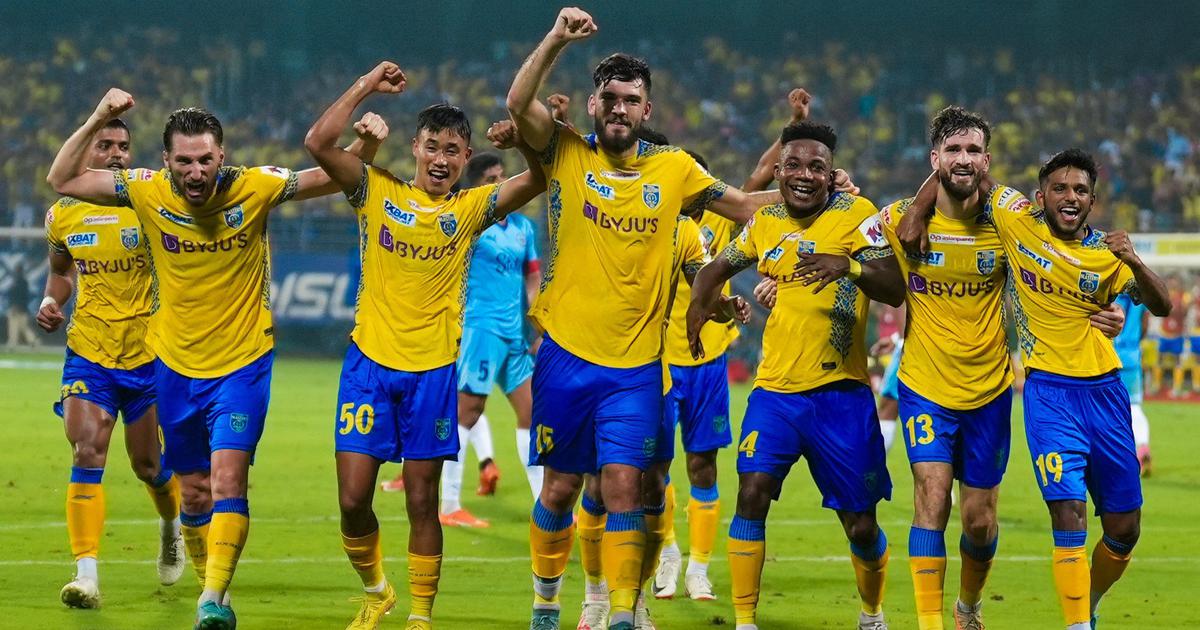 AnaloyM's tweet photo. Four goals and a stunning comeback!โ
๐
- Saw KBFC getting behind
- Saw KBFC's epic comeback
- Saw Dimitrios take charge and score a brace
- Saw the team playing a team game
Couldn't have been any better. #KBFC for you! #KeralaBlasters #KBFCFCG #ISL #Manjappada #KBFCFans #ISL10 https://t.co/REZlb4viRK
