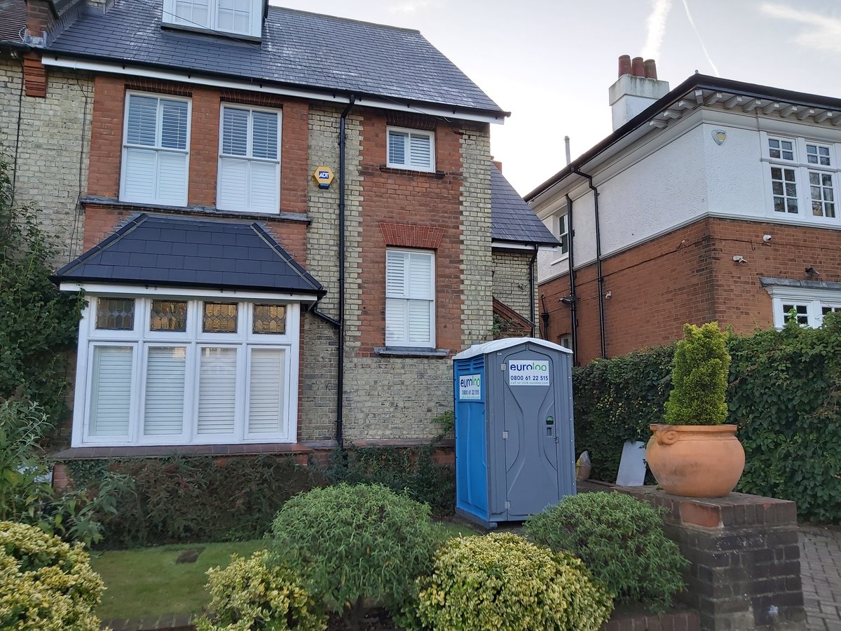 euroloo's tweet image. Our toilets &amp;amp; welfare aren't just for construction sites! 🏡🌲

Whether you're with friends or have a plumbing issue, we've got you covered 😊 Contact us now:

📲 0800 6122515 | 🖥️ euroloo.com

#weekendworking #weekendwarrior #toilet #hire #welfare