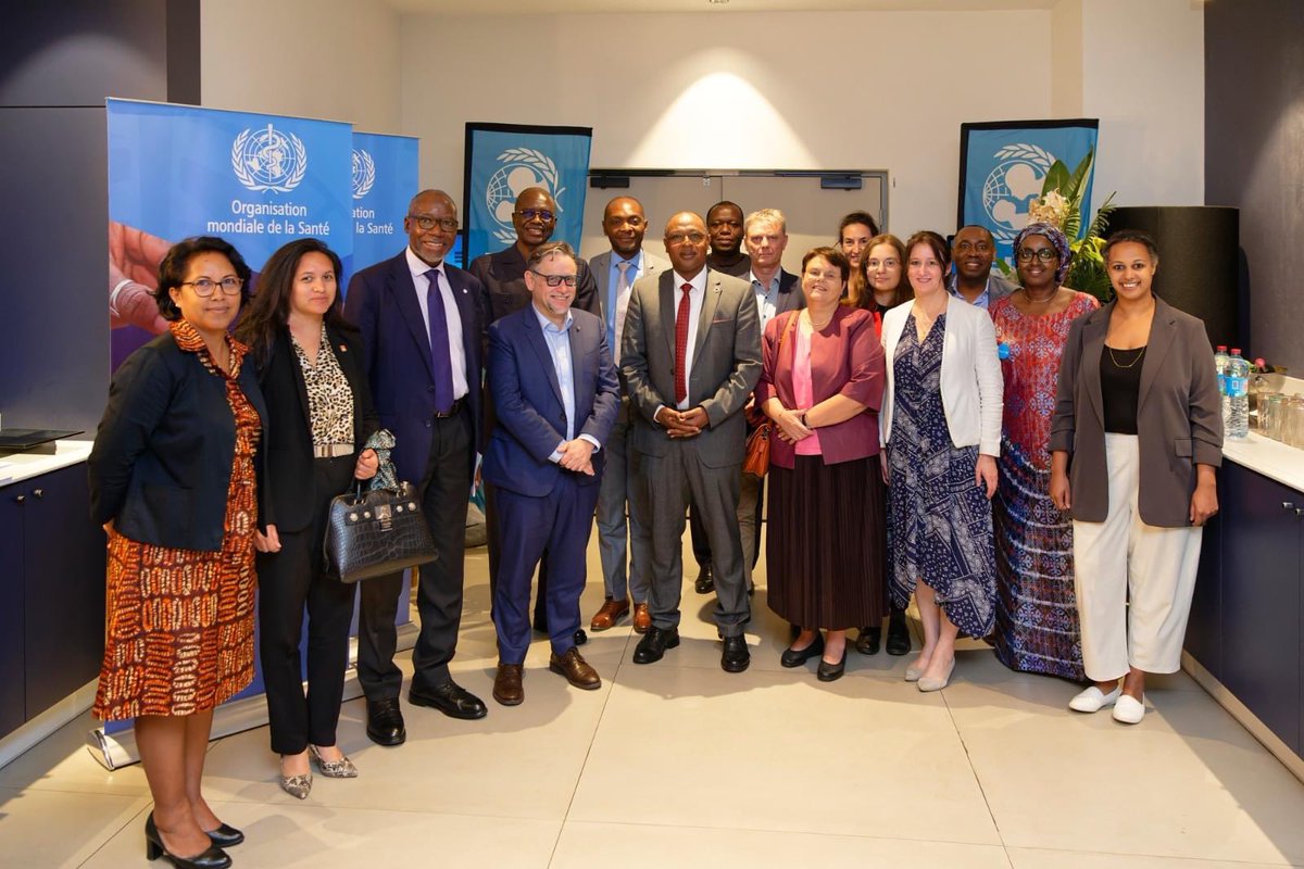 OMS Madagascar (@omsmadagascar) on Twitter photo La délégation #GPEI a rencontré et a engagé des discussions avec le Premier Ministre,les Ministres <a href="/Msanp_Mada/">Ministeran'ny Fahasalamam-bahoaka</a> et l’Education,les chefs <a href="/UNMadagascar/">UN Madagascar</a> ainsi que les parties prenantes pour un objectif qu’aucun enfant n’est menacé par la polio et un Madagascar exempt de polio. La délégation #GPEI a rencontré et a engagé des discussions avec le Premier Ministre,les Ministres <a href="/Msanp_Mada/">Ministeran'ny Fahasalamam-bahoaka</a> et l’Education,les chefs <a href="/UNMadagascar/">UN Madagascar</a> ainsi que les parties prenantes pour un objectif qu’aucun enfant n’est menacé par la polio et un Madagascar exempt de polio.