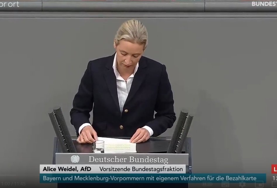 youtube.com/watch?v=T9Kk4t…
👆👆👆👆👆👆👆👆👆👆
👆👆👆👆👆👆👆👆👆👆

🚨 EILMELDUNG: 
Alice Weidel eskaliert im Bundestag!
Tischklopfen bei Haushaltsdebatte 2024 📈💢