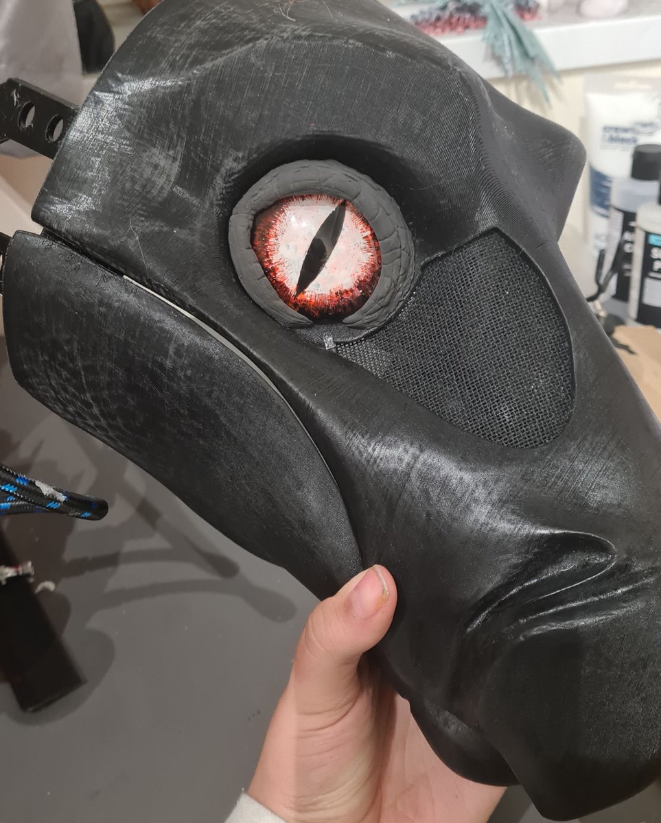 NovalyonStudios's tweet photo. Behind the scenes of making my birdie's head. Having lights in one of my first suits was definitely a challenge 

Head model by: ZabaCostumes https://t.co/d9y2Hc2MzU