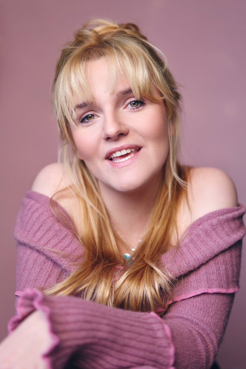 Do not walk but runnn to <a href="/olispencerphoto/">Olivia Spencer Photography</a> - as always super fun and chill and comfy. 100/10 x