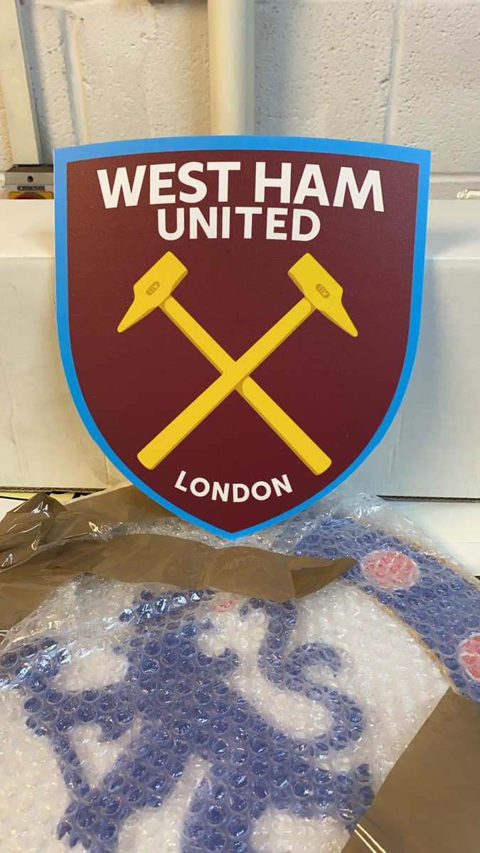 Simply The Crest tweet media