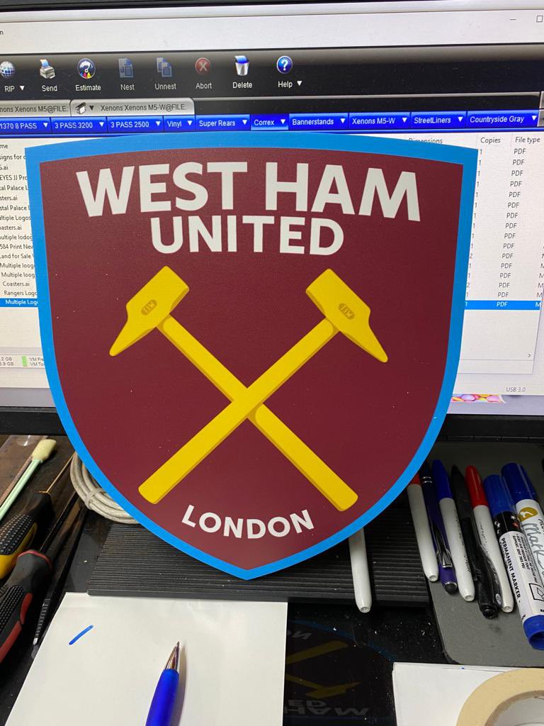 Simply The Crest tweet media