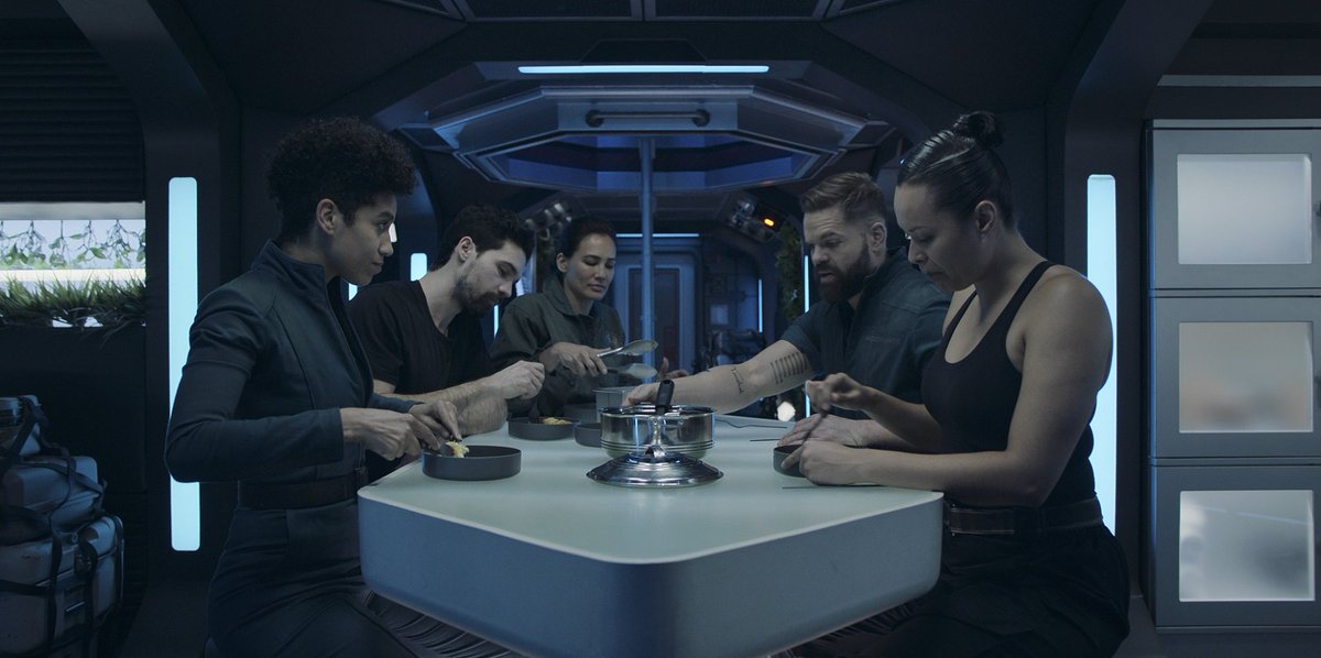 Último capítulo de The Expanse y pasa a ser una de las mejores series de sci-fi que he visto, se que me faltan cosas por ver pero lo que he disfrutado con la tripulación de la Rocinante lo veo difícil de repetir.
Buen viaje Rocinante!!