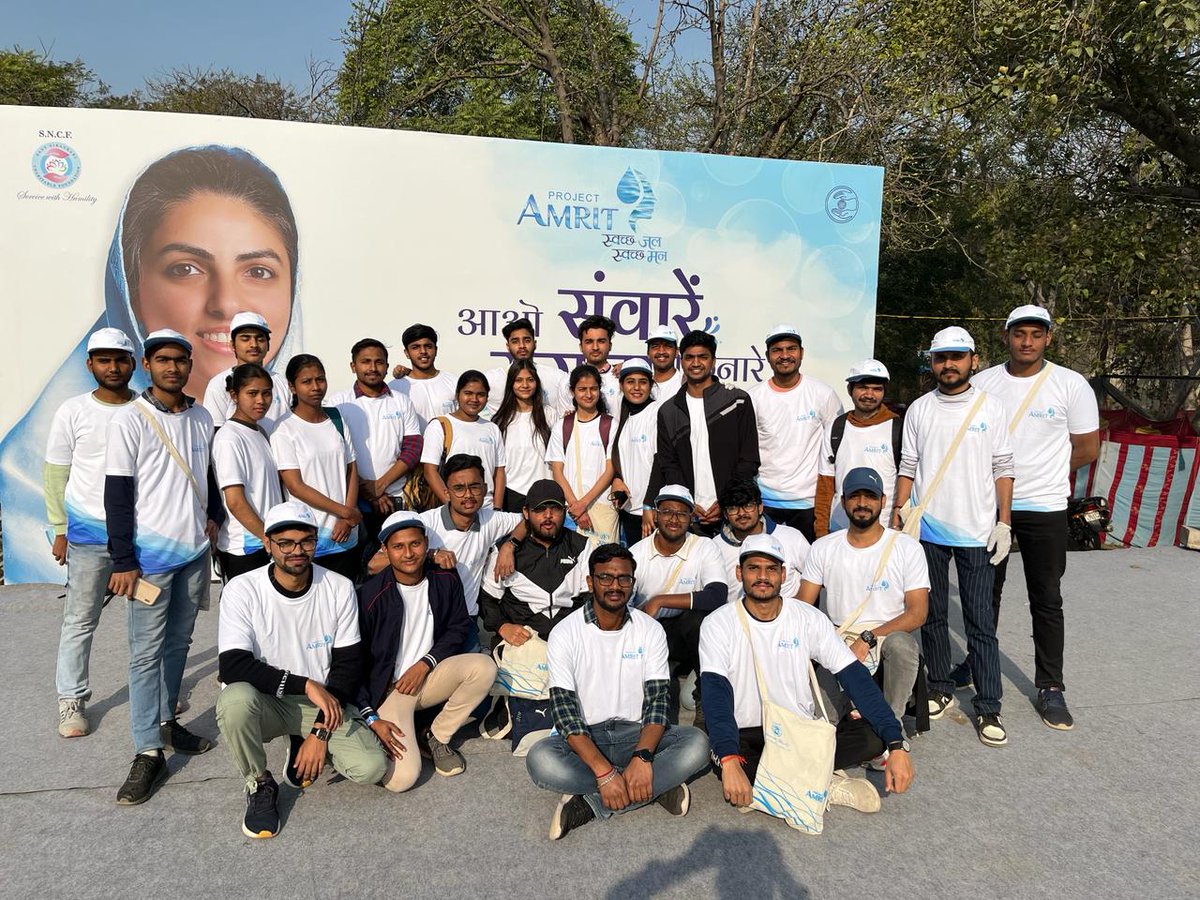 nss_ssnc_du's tweet image. The @nss_ssnc_du engaged in #ProjectAmrit, undertaking tasks such as cleaning the area and planting new vegetation.
@_NSSIndia
@NssrdD
@santnirankari
#swachhjalswachhhmann
#servivewithutility
#Delhi #santhnirankarimission 
#chhathghat 
#waterconservation
#savewater
#waterbodies