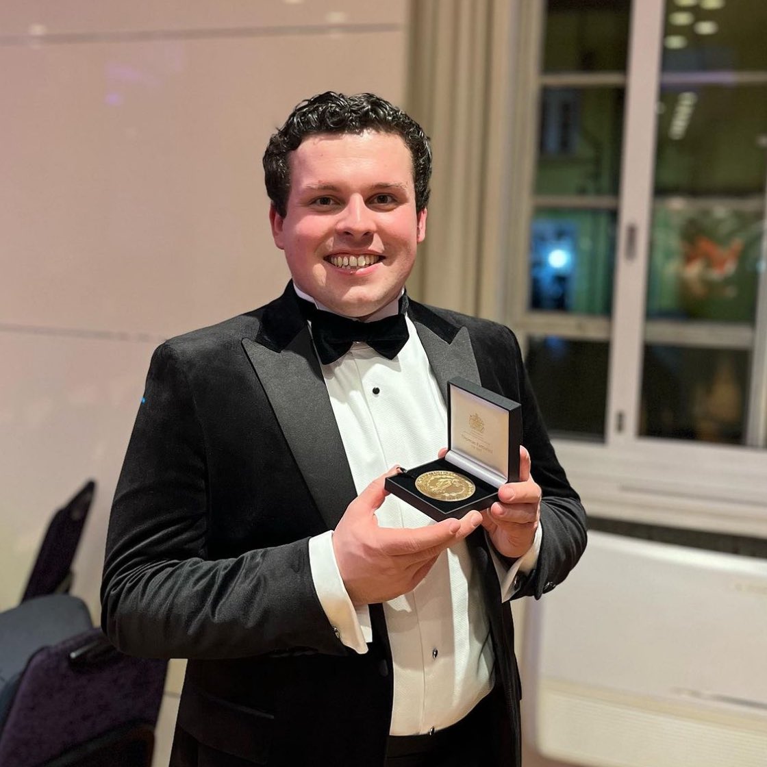 Chuffed to bits for my young student @DafJones_Tenor who won both the @ROSLARTS singing final and Lies Askonas prize @RCMLondon this week… he’s working incredibly hard and is a lovely chap to boot!