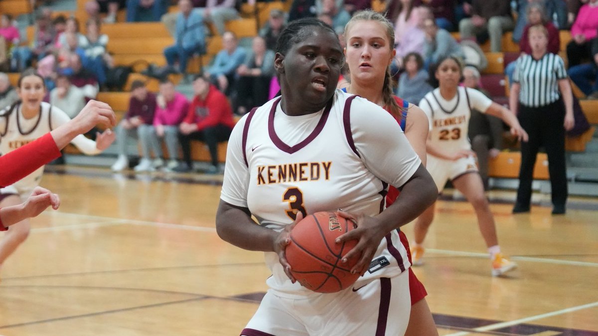 KC_GBB's tweet image. Yesterday, Layke Fields collected her 800th rebound of her career!  In only 14 minutes of play because of foul trouble, she had 16 points, 8 rebounds &amp;amp; 2 assists! 🦅🏀🦾