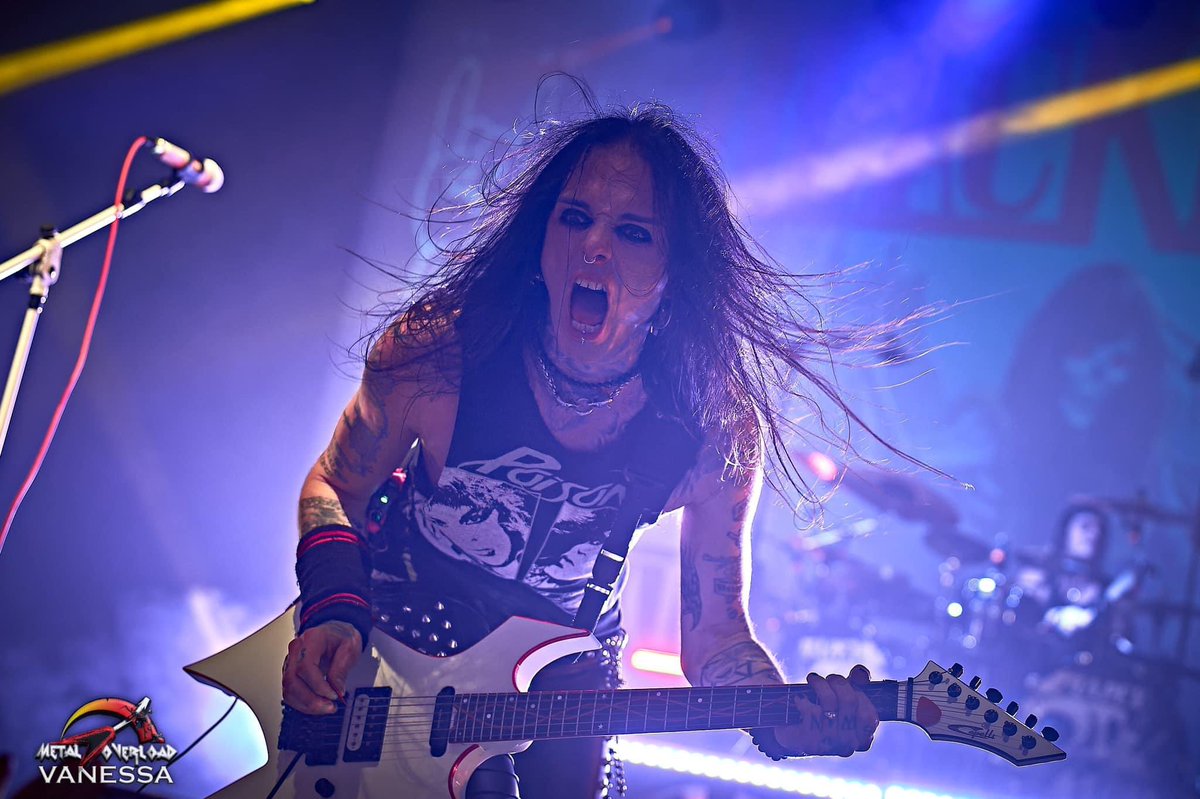 Brest!!! On apporte la Révolution du rock chez toi le Samedi 2 Mars!! Notre 1ere fois dans cette partie du pays, on attend vos hordes de Hardos de pied ferme🤘🏻
à la Carène

labilletterie.lacarene.fr/evenement/02-0…