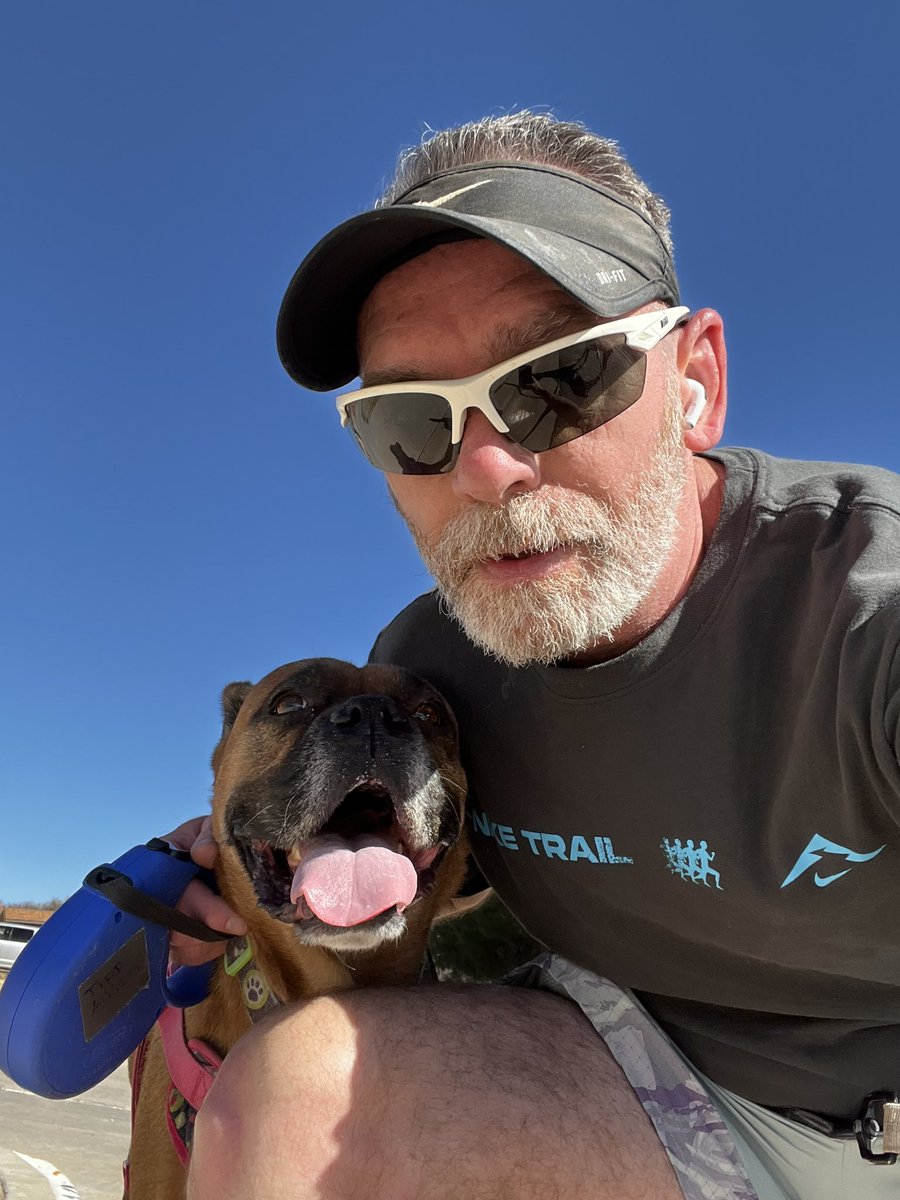 sean110423's tweet image. Easy 25 minutes with the girls on a windy Sunday morning. 🌬️Ran 2.57 miles with Nike⁠ Run Club #JustDoIt #dogrunning #texasrunners #sundayrunday