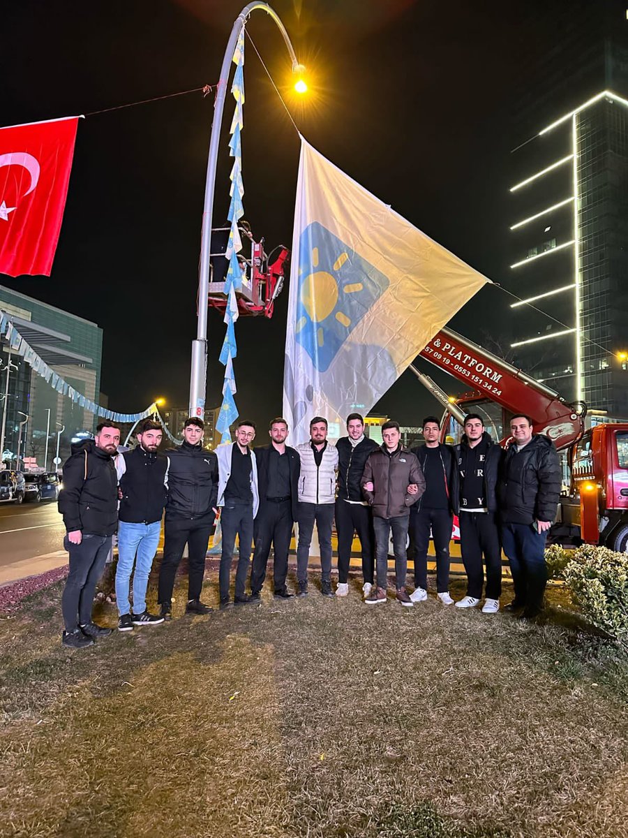 iyipartiankara's tweet photo. Yerel Seçim Beyannamesi ve Belediye Başkanı Adayları Tanıtım Toplantımızın hazırlıkları sırasında değerli desteklerini bizlerden esirgemeyen, gece gündüz farketmeksizin özverili çalışmalarıyla organizasyonumuzun kusursuz geçmesinde büyük emeği olan İYİ GENÇliğimize sonsuz teşekkürler.

@meral_aksener 
@avunzileyuksel 
@AkifSarperOnder 
@mberkesivri 
@iyiparti 
@iyigenclik_06