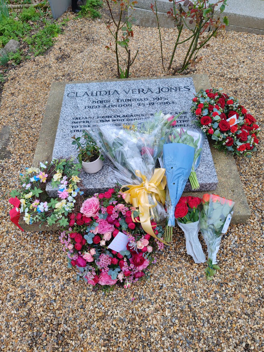 One of our editors attended the annual Claudia Jones Commemoration today at Highgate Cemetery and laid flowers at Jones’ gravesite—just to the left of Karl Marx. 

All of us at @iskrabooks celebrate the growing interest in, and recognition of, Claudia's lifelong internationalist…