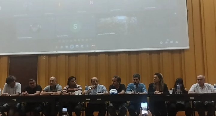 ᴘʟᴇɴᴀʀɪᴏ ᴅᴇʟ ᴘᴇʀᴏɴɪsᴍᴏ ᴅᴇ ʟᴀ sᴏʙᴇʀᴀɴɪᴀ <a href="/jjosemussi/">Juan José Mussi</a> <a href="/gastonharispe/">Gaston Harispe</a> <a href="/GabrielBerrozpe/">Gabriel Berrozpe</a> <a href="/HoracioTettama1/">Horacio Tettamanti</a> <a href="/mariasolbruera/">maria sol bruera</a> <a href="/GabrielBruera/">Gabriel Bruera</a> <a href="/pablomoyano_ok/">Pablo Moyano</a> <a href="/VictorHugoOvie7/">Victor Hugo Oviedo</a> <a href="/SAONSINRA/">SINDICATO ARGENTINO OBREROS NAVALES SEDE CENTRAL</a> <a href="/P26deJulio/">Peronismo 26 deJulio</a> <a href="/SaavFer/">Fernando Saavedra</a> <a href="/NahuelSilvaok/">Nahuel Silva</a> facebook.com/share/p/DxrfMi…