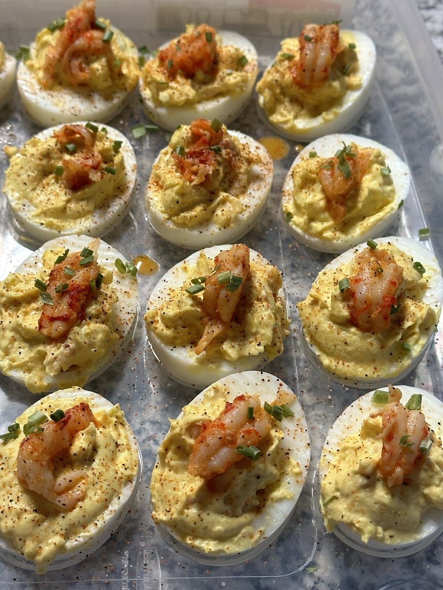 All these  Crawfish🦞 Boils coming up so I did a little test run with some tails today .. 👌🏻 moneyyyy Crawfish Deviled Eggs baby 
#crawfish #deviledeggs