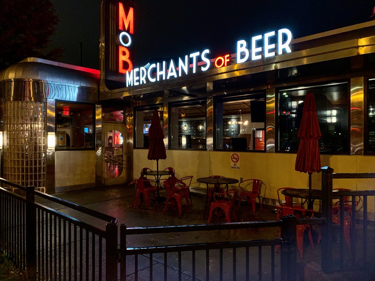 Life is always better with good drinks and great friends! 
Come and see us in #OldCityKnox for some fun times!

#MoBKnox #Knoxville #KnoxRocks #LoveDowntownKnox