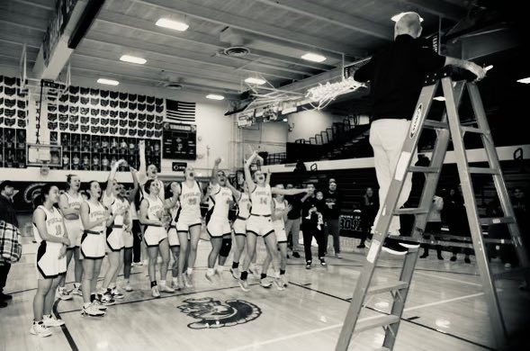 FHSGirls Basketball tweet media
