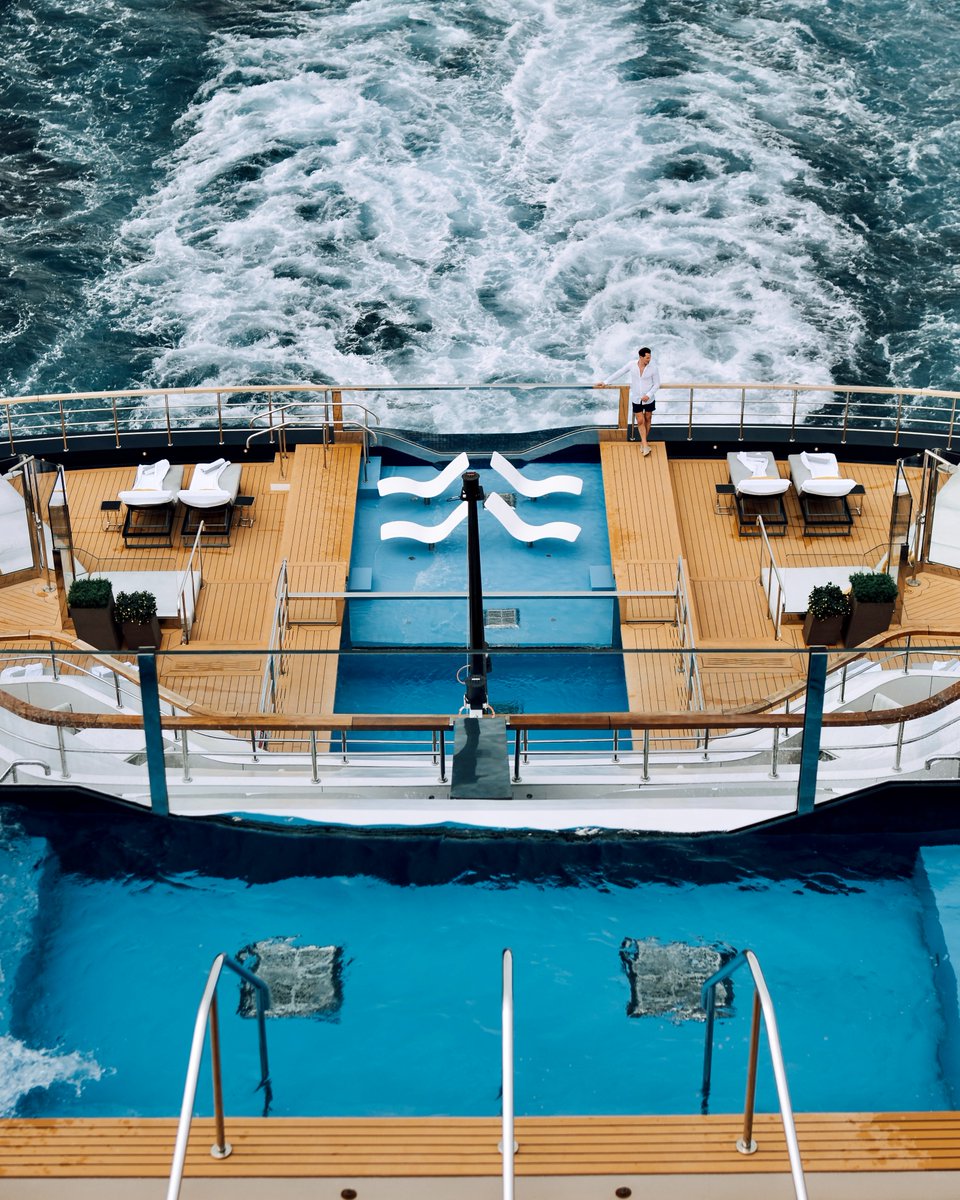 Mistral's view unveils an endless canvas, where ocean meets sky in a masterpiece of blue.
