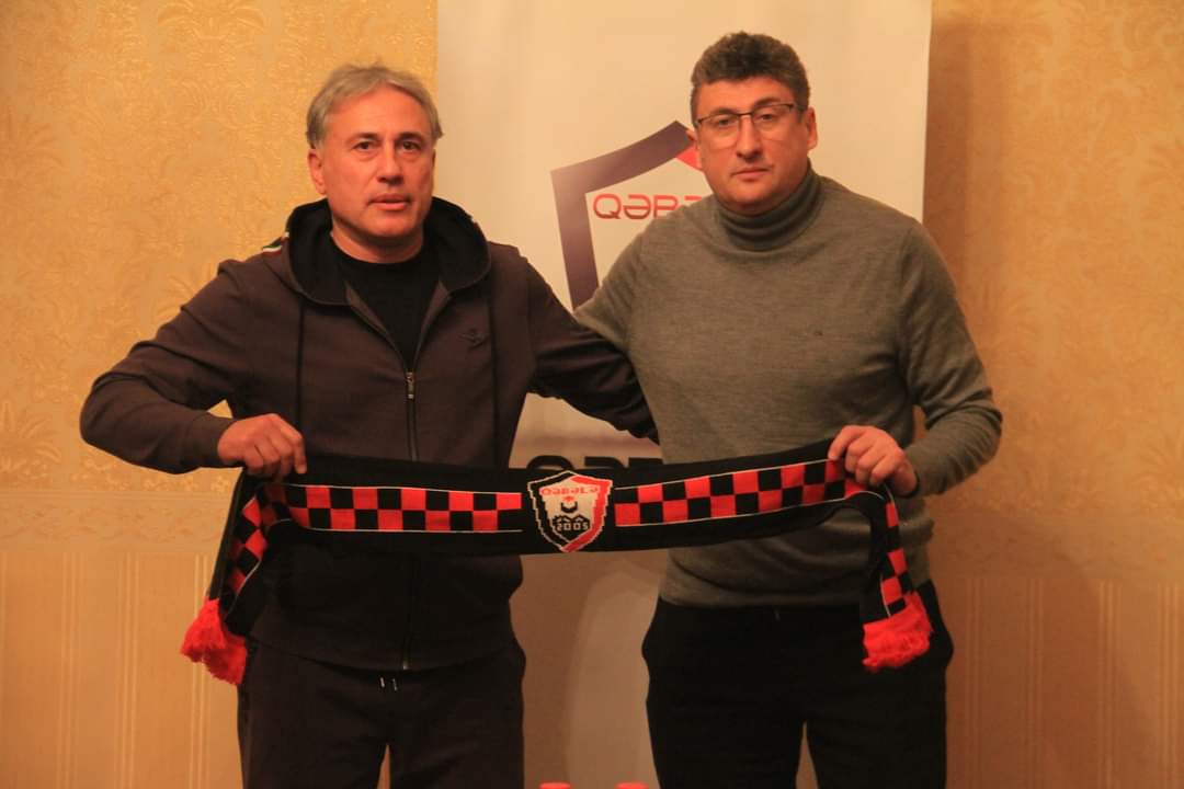 GabalaSC's tweet photo. 🔴⚫ Kaxaber Tsxadadze “Qəbələ”də!
 
"Qəbələ"nin yeni baş məşqçisi müəyyənləşib. Elmar Baxşıyevin istefasından sonra boş qalan posta gürcüstanlı mütəxəssis Kaxaber Tsxadadze təyin edilib. 55 yaşlı çalışdırıcı ilə 1,5 illik müqavilə imzalanıb. 

 #gsc #gabalasc https://t.co/RFYrMJHBQm