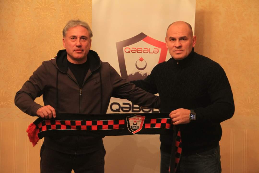 GabalaSC's tweet photo. 🔴⚫ Kaxaber Tsxadadze “Qəbələ”də!
 
"Qəbələ"nin yeni baş məşqçisi müəyyənləşib. Elmar Baxşıyevin istefasından sonra boş qalan posta gürcüstanlı mütəxəssis Kaxaber Tsxadadze təyin edilib. 55 yaşlı çalışdırıcı ilə 1,5 illik müqavilə imzalanıb. 

 #gsc #gabalasc https://t.co/RFYrMJHBQm