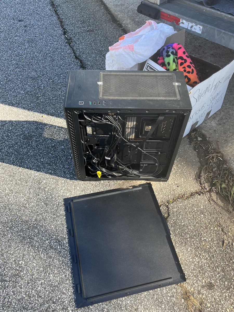 GhostGirlMusic's tweet image. #GFM #TransGoFundMe Update: our stuff was stolen last night. With my hours cut/potentially eliminated for the next 2-4 weeks and some of our most prized possessions stolen, we’re entering desperate financial and emotional straits. Please support and share. gofundme.com/f/trans-disabl…