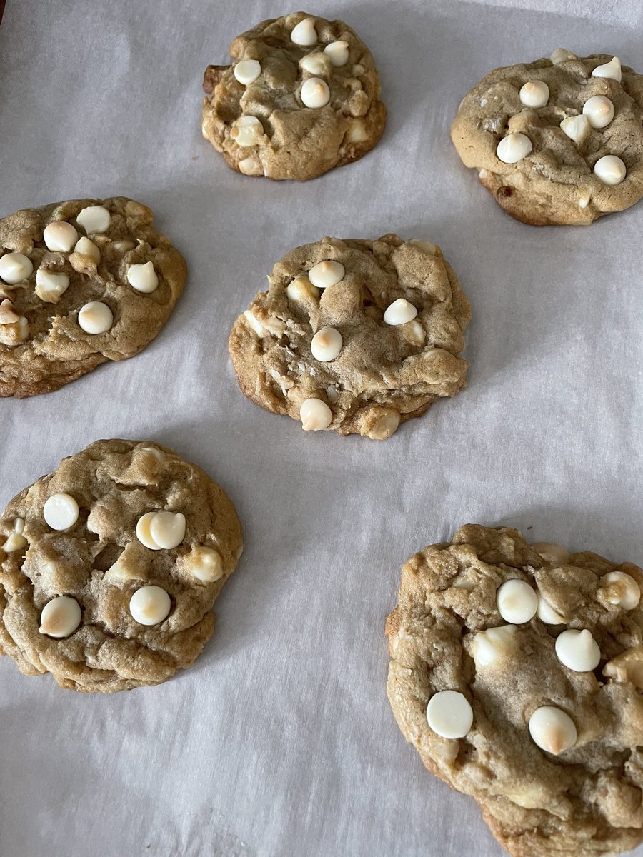 jess824's tweet photo. #keylimewhitechocolatemacadamianutcookies #byefebbreakweek #youvebeensogreat https://t.co/t8bURARB0V