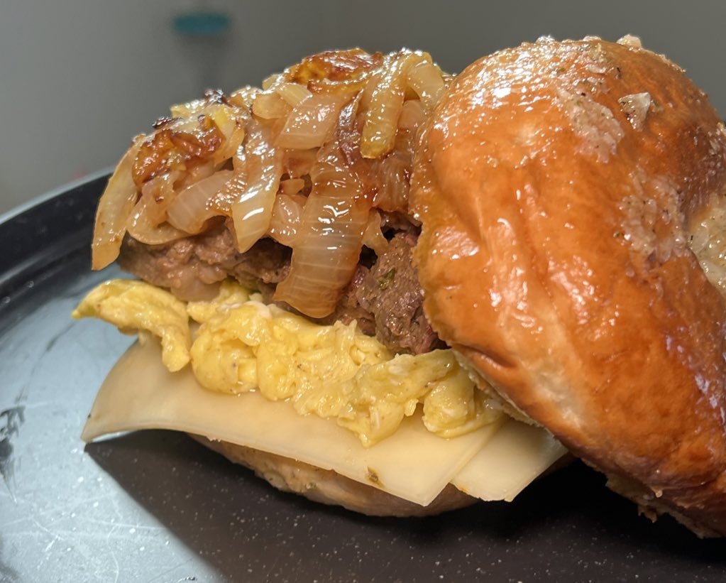 Cooked_AndBaked's tweet photo. Steal, egg, onion and cheese bagel 😋 https://t.co/4eOES0meB2