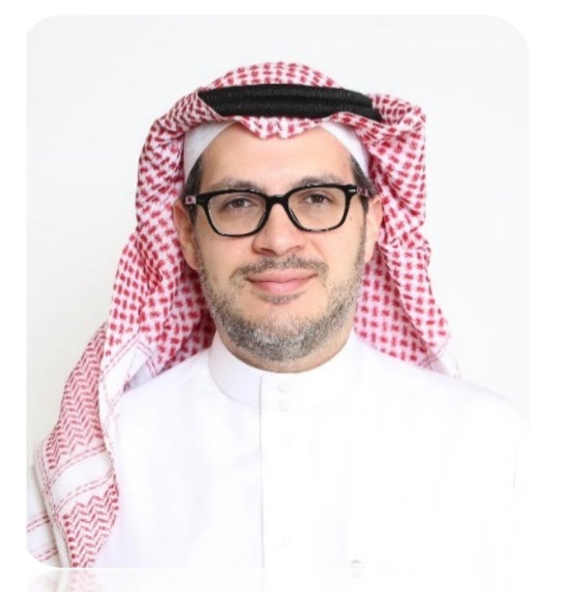 تتقدم #كلية_العلوم بأجمل التهاني والتبريكات لسعادة الدكتور طريف بن يوسف الأعمى بمناسبة صدور الموافقة السامية على تكليفه رئيساً لـ #جامعة_الملك_عبدالعزيز ونسأل الله له التوفيق والسداد
