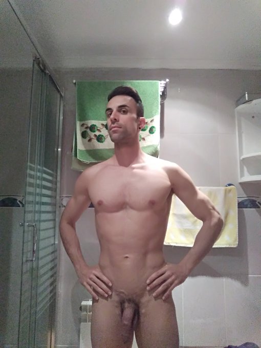 Bear or shaved?🧔&zwj;♂️🪒🍆 https://t.co/APanLSrPdD