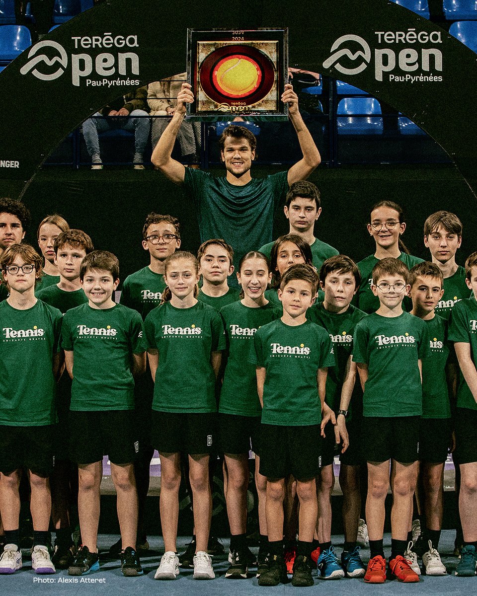 Ball kids 🤜🤛 Otto Virtanen #ATPChallenger | @TeregaOpen