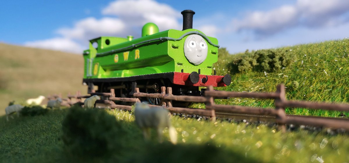 ColorJon89's tweet image. There are two ways of doing things, the Great Western way or the wrong way.

I am very pleased to present my finished H0 model of Duck! 
Way better than my old one in every respect.