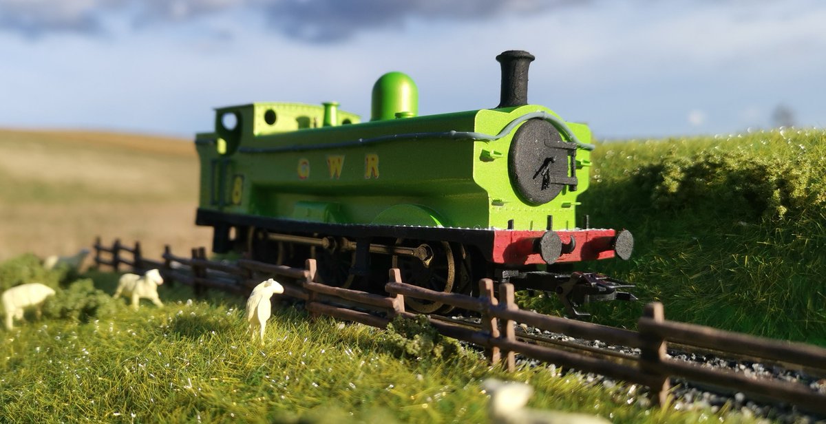 ColorJon89's tweet image. There are two ways of doing things, the Great Western way or the wrong way.

I am very pleased to present my finished H0 model of Duck! 
Way better than my old one in every respect.
