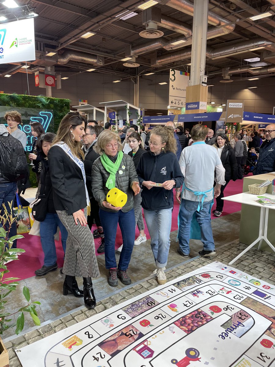 Aujourd’hui, nous avons accueilli <a href="/missidf/">Comité Miss IDF</a> sur le pavillon francilien. A cette occasion, elle a échangé avec <a href="/TorpierC/">Torpier</a> qui a rappelé la confiance que nous pouvions avoir en l’agriculture française et francilienne et ainsi rappeler l’importance de la souveraineté alimentaire.