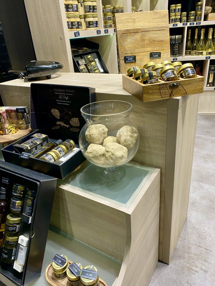 BadFiggle's tweet photo. I may or may not have just bought my own body weight in black and white truffles #DrunkPurchase https://t.co/zTqKcjJUqr