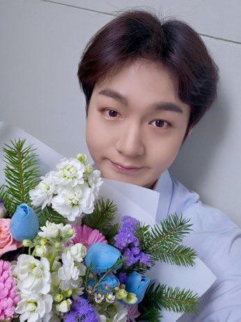 2.26 이창섭 생일날의 창섭시💙

예지앞사 비투비 영원하자!!
겨울나그네 너무 수고 많았고
앞으로의 활동들도 응원할게요:)
항상 고마워요🥺💗
#예전에도_지금도_앞으로도_이창섭
#오늘창섭이생일이니까다들축하해달라규