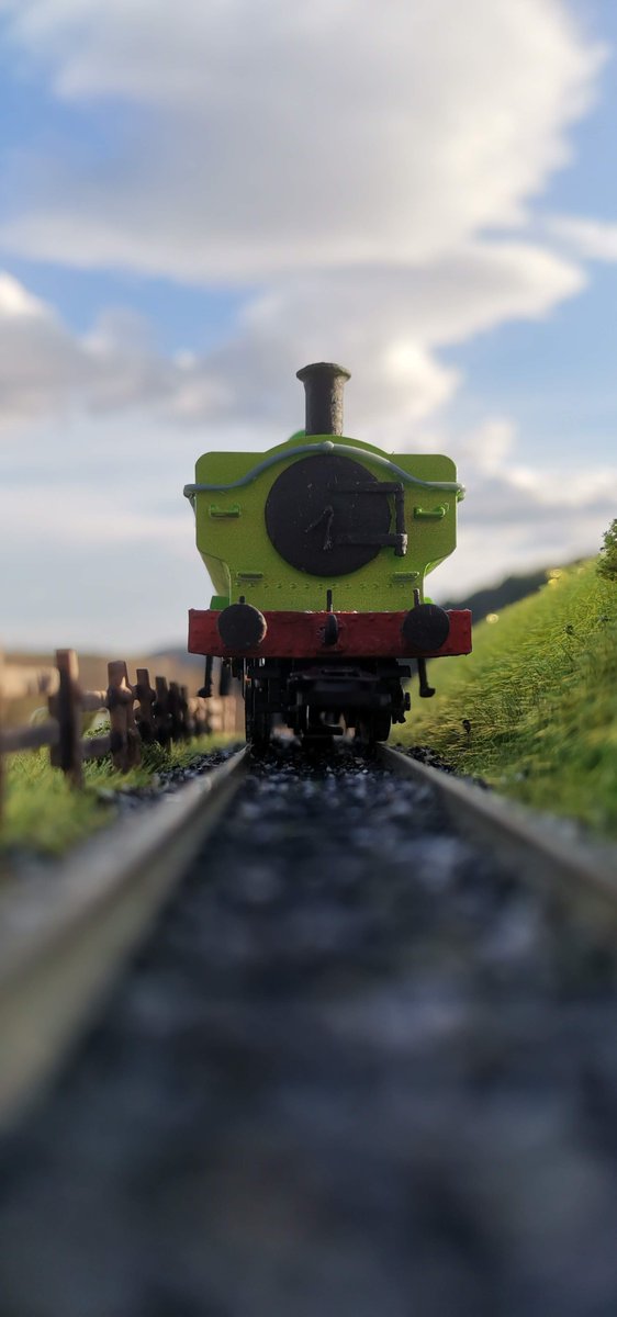 ColorJon89's tweet image. There are two ways of doing things, the Great Western way or the wrong way.

I am very pleased to present my finished H0 model of Duck! 
Way better than my old one in every respect.