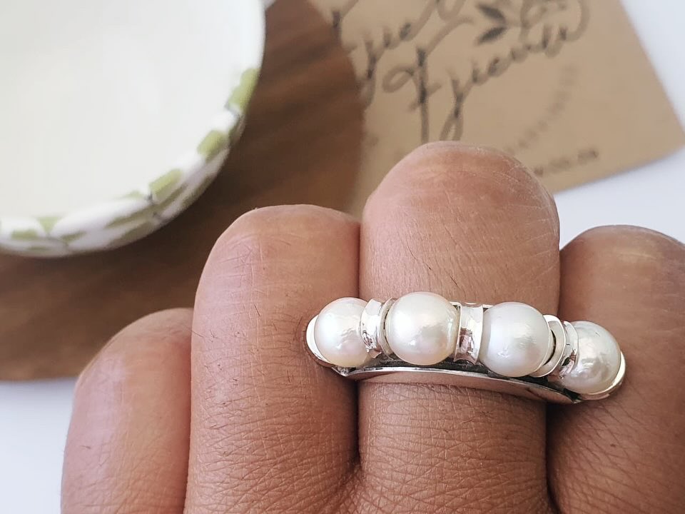 Sterling Silver and Repurposed Pearl Ring - Commissioned! 

For commissions contact us on 0711871850 or info@fjietfjieuw.co.za

#sterlingsilver #repurposed #semibaroque #semibaroquepearls #pearlring #ring #statementring #commissioned #letssparkle #fjietfjieuw #wedeliverhappiness