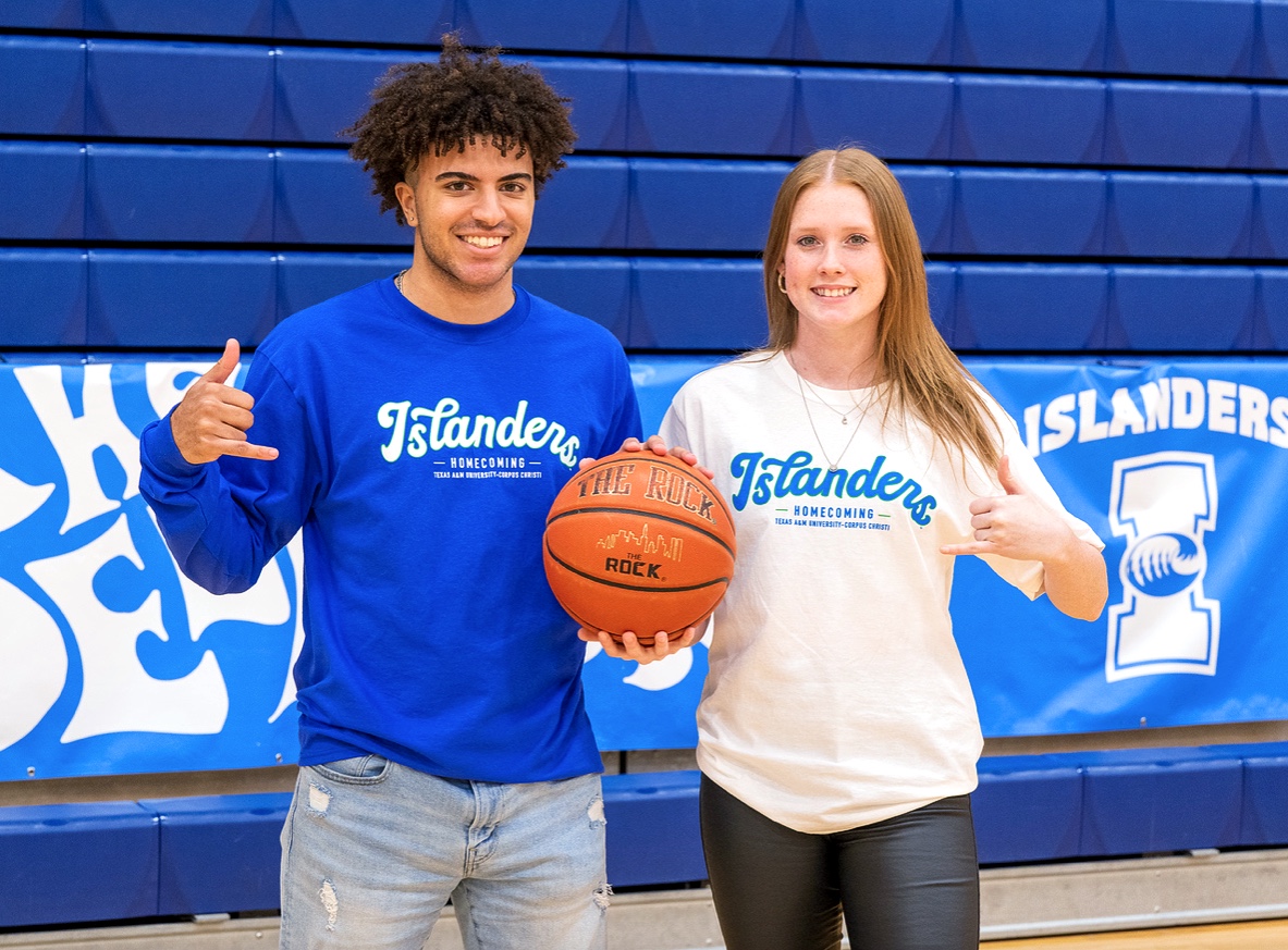 IslandCampus's tweet photo. Happy HOCO WEEK Islanders! π Start the week off in style with our Islanders Homecoming shirts, available in the bookstore! π
-
Order online here: https://t.co/ciUC5Q2duQ #tamucc #islanderhoco https://t.co/q69C6yULYT