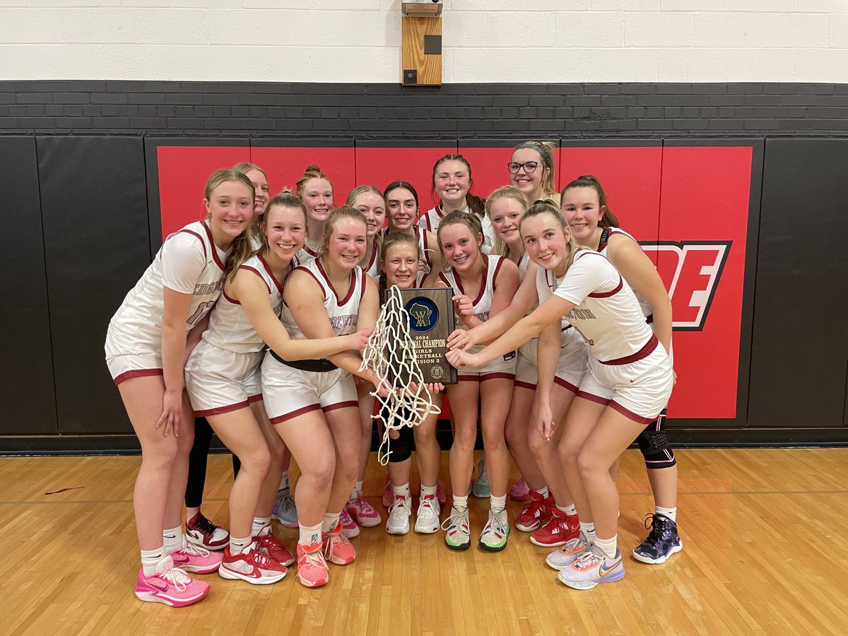 Congrats ⁦<a href="/edgertongirlsbb/">Edgerton Girls Basketball</a>⁩ on winning schools third regional championship. Special group. Love that I get to be around them every day.