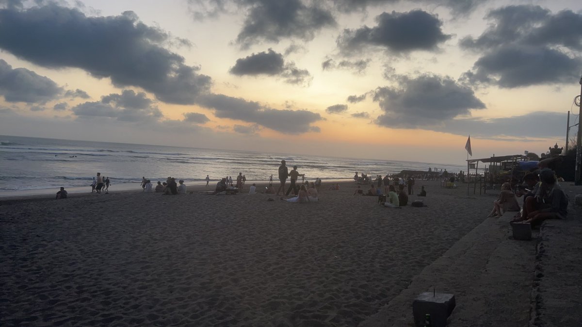 MPfounder's tweet image. Daily Reminder to sungaze at sunrise and sunset. Few things in life are as soul-soothing as sungazing.
It synchronises our circadian rhythms, allowing for optimal sleep, cognitive function, metabolism, hormones and reduces risk of chronic diseases. 

True magic