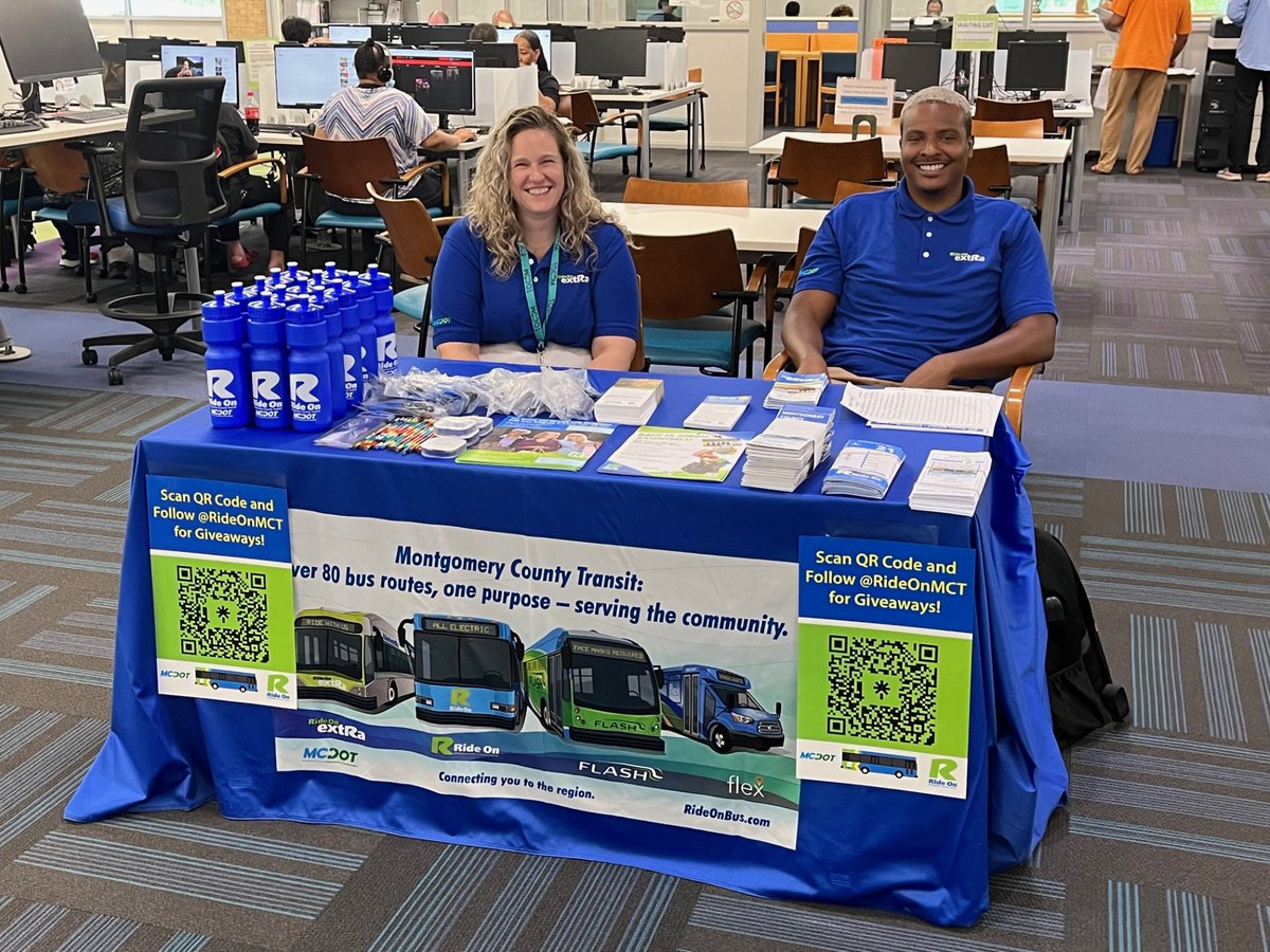 MCDOTNow's tweet image. Our @RideOnMCT 🚌Outreach Team will be promoting the Youth Cruiser SmarTrip cards to students at Damascus High School today.
To get your #free card▶️tinyurl.com/2b2vsst6
@DHS_Principal @DHSPTSA @dhshornetsAD @DmassCheer #highschoolstudents