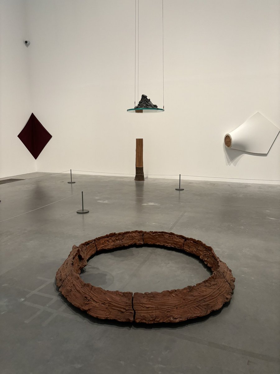 ariestcab's tweet photo. Tate Modern Art - the magic behind materials https://t.co/qzKL4aD7iE
