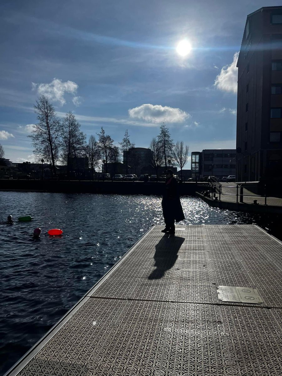 ☀️ A beautiful morning of cold water coaching @SalfordWSC . We welcomed new swimmers to the cold water community with our intro to cold water. We’ll be back with more coaching on Sunday 10th and 24th March. See Salfordwatersports.com for safety, pre-reqs +further info 🏊🏽