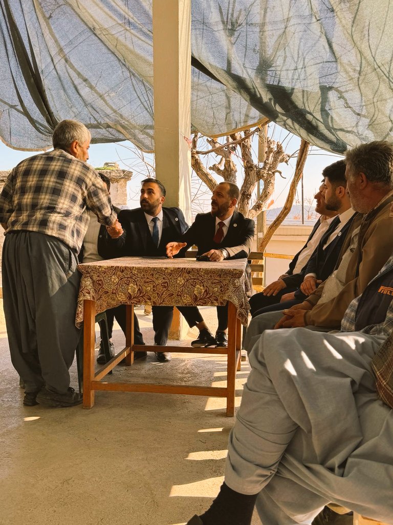 mpakdeniz's tweet photo. Akdeniz Belediye Başkan Adayımız Cemil EVİS Meclis Üyesi Adaylarımız Deniz Melih ÖZŞEN, Metin Yıldız ve Berke Burak Çelik ile Esenli Köyümüzü ziyaret ettik. Muhtarımız Feyyaz Görgülü ve Esenli halkına teşekkür ederiz🩵🇹🇷
#MemleketPartisi 
@mpcemilevis @dmozsen https://t.co/oiv1Pn4gud
